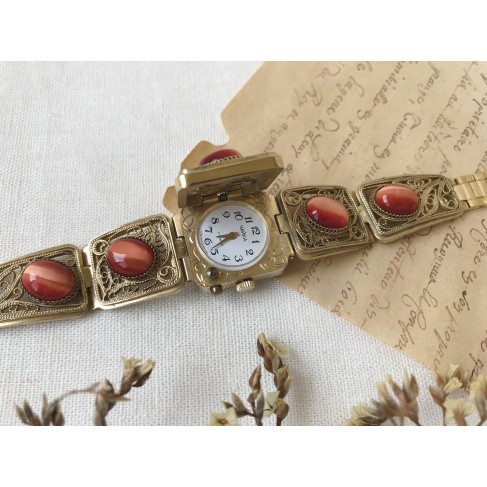 Metal Cat's Eye Ladies Watch